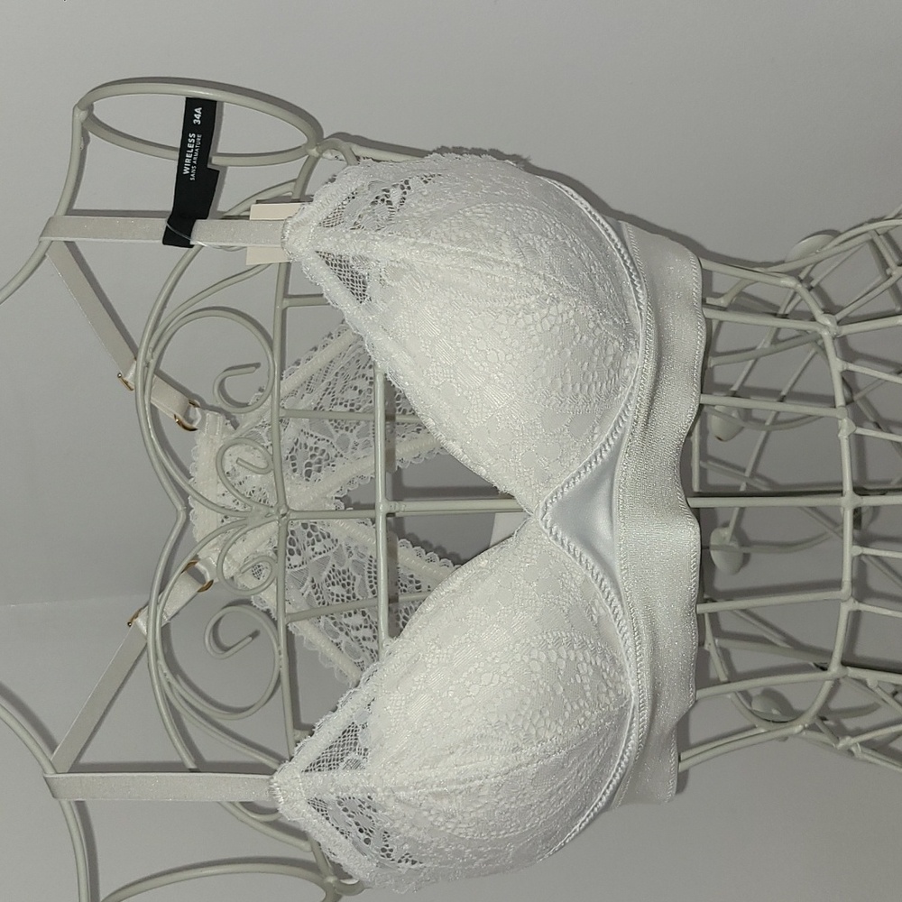 NWT Aerie Wireless Lace Bra (sans armature) Size 34A NWT